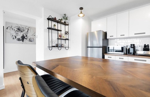 Milton Park Apartment | Downtown Montreal Horizon W/Balcony | 1BR Queen Bed, Sofa Bed, Parking & Gym