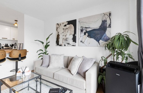 Milton Park Apartment | Downtown Montreal Horizon W/Balcony | 1BR Queen Bed, Sofa Bed, Parking & Gym