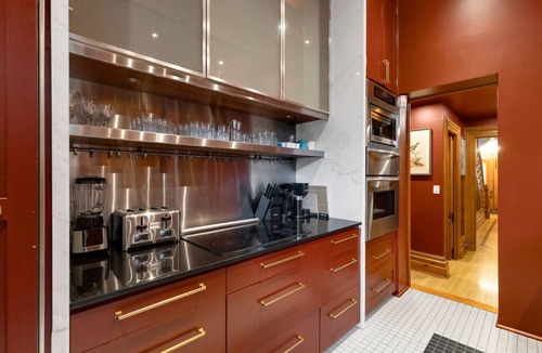 Milton Park Bed & Breakfast | Downtown Montreal | Simple Room | 2 Beds, Shared Bath, 65` TV, Bed & Breakfast