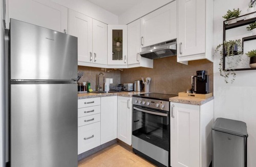 Milton Park Apartment | Downtown Montreal Speakeasy 501 | Balcony, Queen Bed, Sofa Bed, Parking & 65` TV