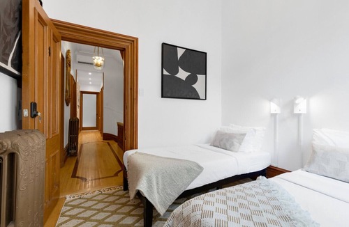Milton Park Bed & Breakfast | Downtown Montreal | The Nook | 2 Beds, Shared Bath, 65` TV, Bed & Breakfast