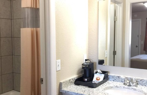 Woodward Hotel | Downtown Motel