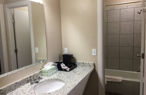 Woodward Hotel | Downtown Motel