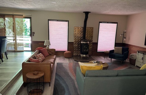 Murphys House | Downtown Murphy’s Creek House