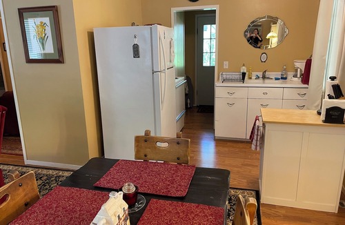 Murphys House | DOWNTOWN MURPHYS, HALF BLOCK TO MAIN ST