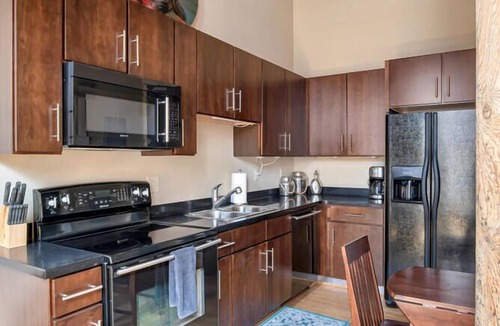 Downtown Nashville Condo | Downtown Music City Loft living! ~Steps to the Ryman and Broadway.