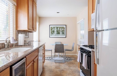 Napa Condo | Downtown Napa! Unit A Walk to Everything!