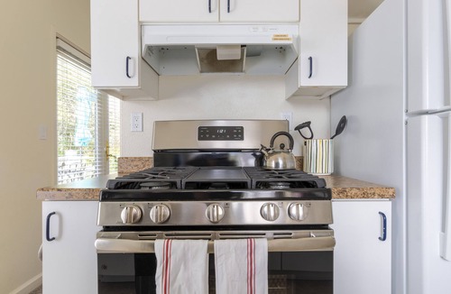 Napa Condo | Downtown Napa! Unit C Walk to Everything!