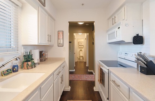 North Capitol Condo | Downtown Nashville Music City Riverfront Escape FREE PARKING