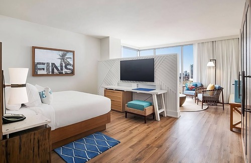 Sobro Hotel | Downtown Nashville! Rooftop Pool, Quick Drive to Ryman Auditorium, Pets Allowed