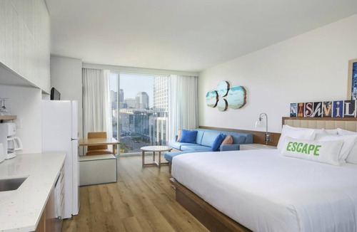 Sobro Resort | Downtown Nashville Studio – Margaritaville Pool & Live Music