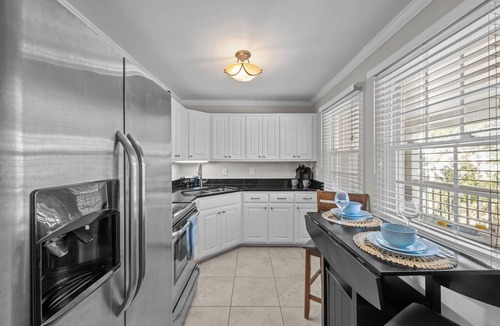 New Bern House | Downtown New Bern Retreat Full Kitchen & WiFi