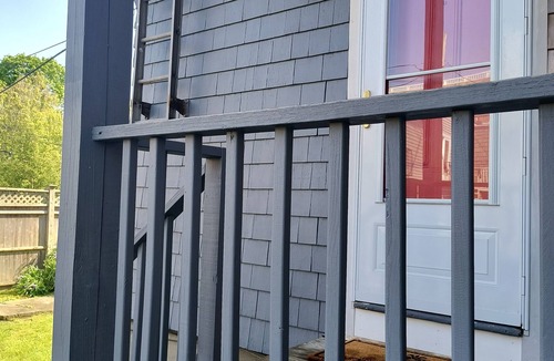 Top of the Hill Condo | Downtown Newport Gem/Walkable location