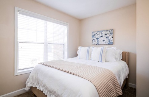 Downtown Condo | Downtown Norfolk Condo w/Free Parking!