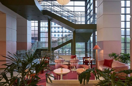 Red River Cultural District Hotel | Downtown Oasis | Museums. Restaurant