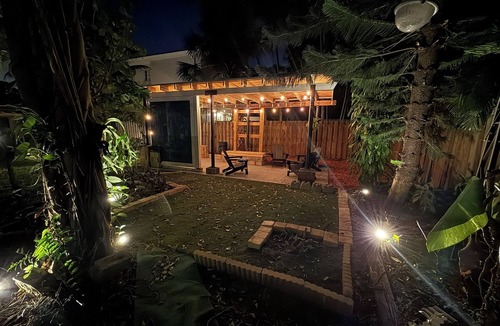 Tarpon River House | Downtown Oasis, cozy backyard, near airport/cruise