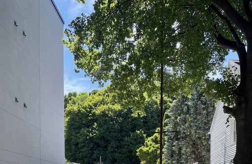 Troy Apartment | Downtown Oasis