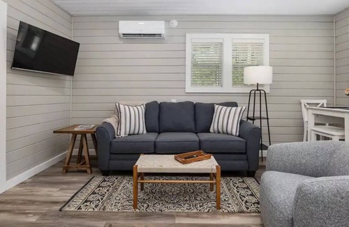 Historic District Cottage | Downtown Ocala Cottage