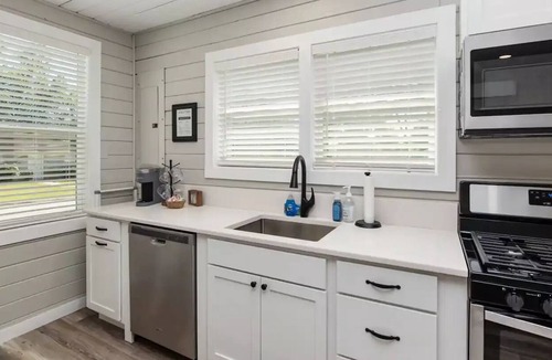 Historic District Cottage | Downtown Ocala Cottage