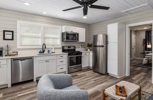 Historic District Cottage | Downtown Ocala Cottage