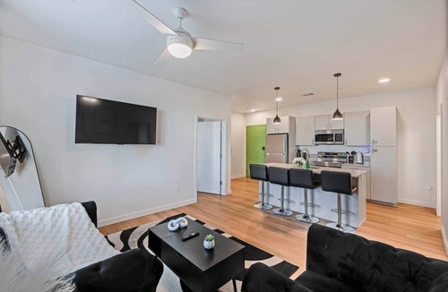 Central Oklahoma City Condo | Downtown OKC Luxury Stay –Fast Wi-Fi & 2 King Beds