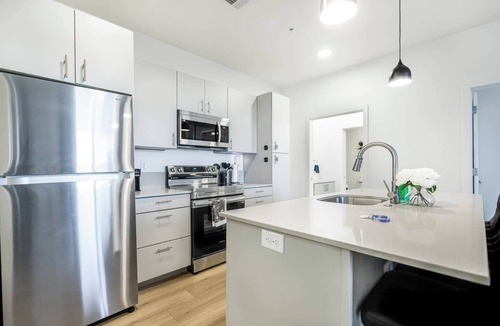 Central Oklahoma City Condo | Downtown OKC Luxury Stay –Fast Wi-Fi & 2 King Beds