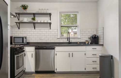 Owasso House | DOWNTOWN OWASSO! Newly Remodeled. The Birch Nest