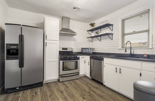 Owasso House | DOWNTOWN OWASSO! Newly Remodeled. The Birch Nest