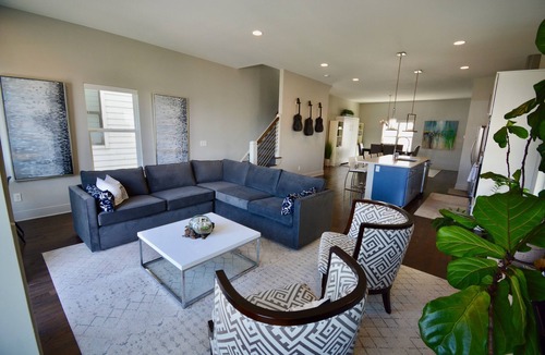 Edgehill House | Downtown Panoramic Views from Rooftop! 3 BR/3.5 BA home Near Gulch!