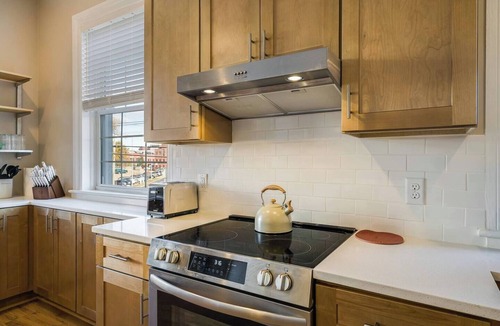 Harrisonburg Apartment | Downtown Penthouse - Walk to JMU w/parking