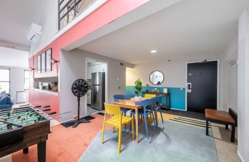 The Loop Apartment | DOWNTOWN PENTHOUSE Vintage Loft #3❤️Grant Park, Museums +gym & patio