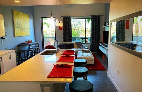 Evans Churchill Condo | Downtown Phoenix Vibes