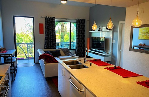 Evans Churchill Condo | Downtown Phoenix Vibes