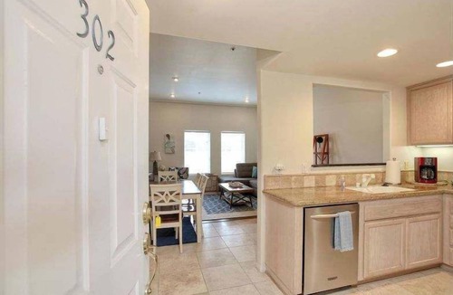 Downtown Condo | Downtown Pismo Beach modern, updated, single-level