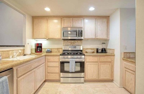 Downtown Condo | Downtown Pismo Beach modern, updated, single-level