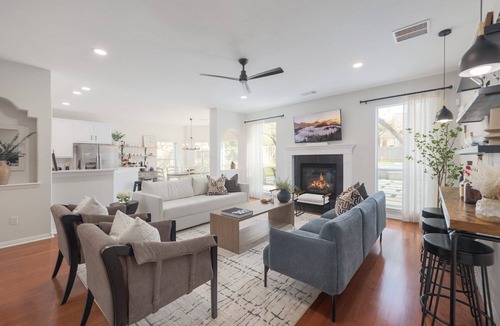 The Hielscher House | DOWNTOWN | POOL | HOT TUB | Pool Table | Poker Table | Fire Pit | 14 Queen Beds