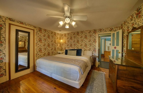 Eureka Springs Historic District Hotel | Downtown Primrose Piedmont House