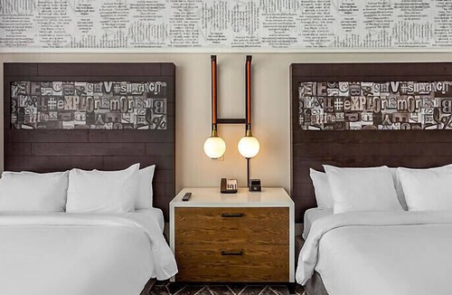 The Loop Hotel | Downtown Printer Row district Hotel style room