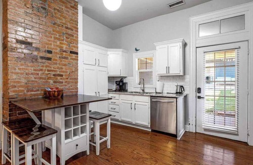 Germantown House | Downtown Private Backyard Oasis 5 min to Broadway