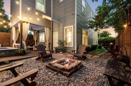 Northside House | Downtown Private Oasis Stay Fire Pit & Hot Tub
