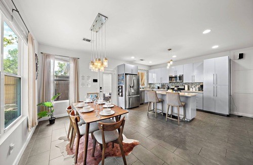 Northside House | Downtown Private Oasis Stay | Fire Pit & Hot Tub