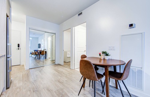 Downtown Toronto House | Downtown Pulse | 2BR Near Eaton Centre