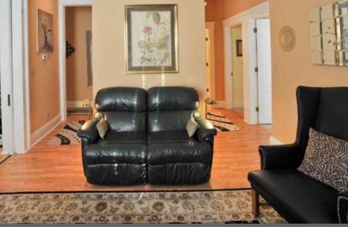 Old Louisville House | Downtown Quaint Old Louisville Area Two Bedroom Two Bath Condo