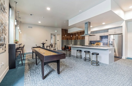 Downtown Apartment | Downtown Redmond Apartment- 94 walkscore