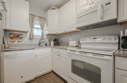 The Pines Condo | Downtown Rehoboth Beach!
