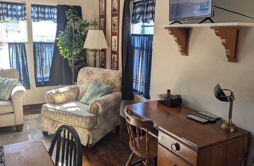Rensselaer House | Downtown Rensselaer