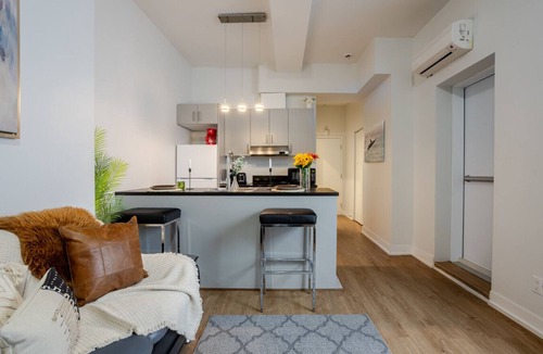 Downtown Montreal Apartment | Downtown Retreat, 4-min Walk to Metro