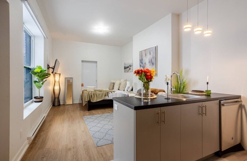 Downtown Montreal Apartment | Downtown Retreat, 4-min Walk to Metro