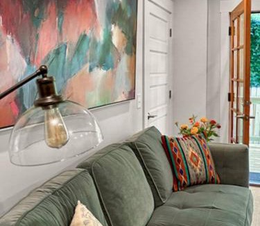 Historic Montford Apartment | Downtown Retreat - Private Yard- Parking