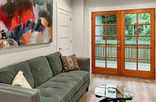 Historic Montford Apartment | Downtown Retreat - Private Yard- Parking